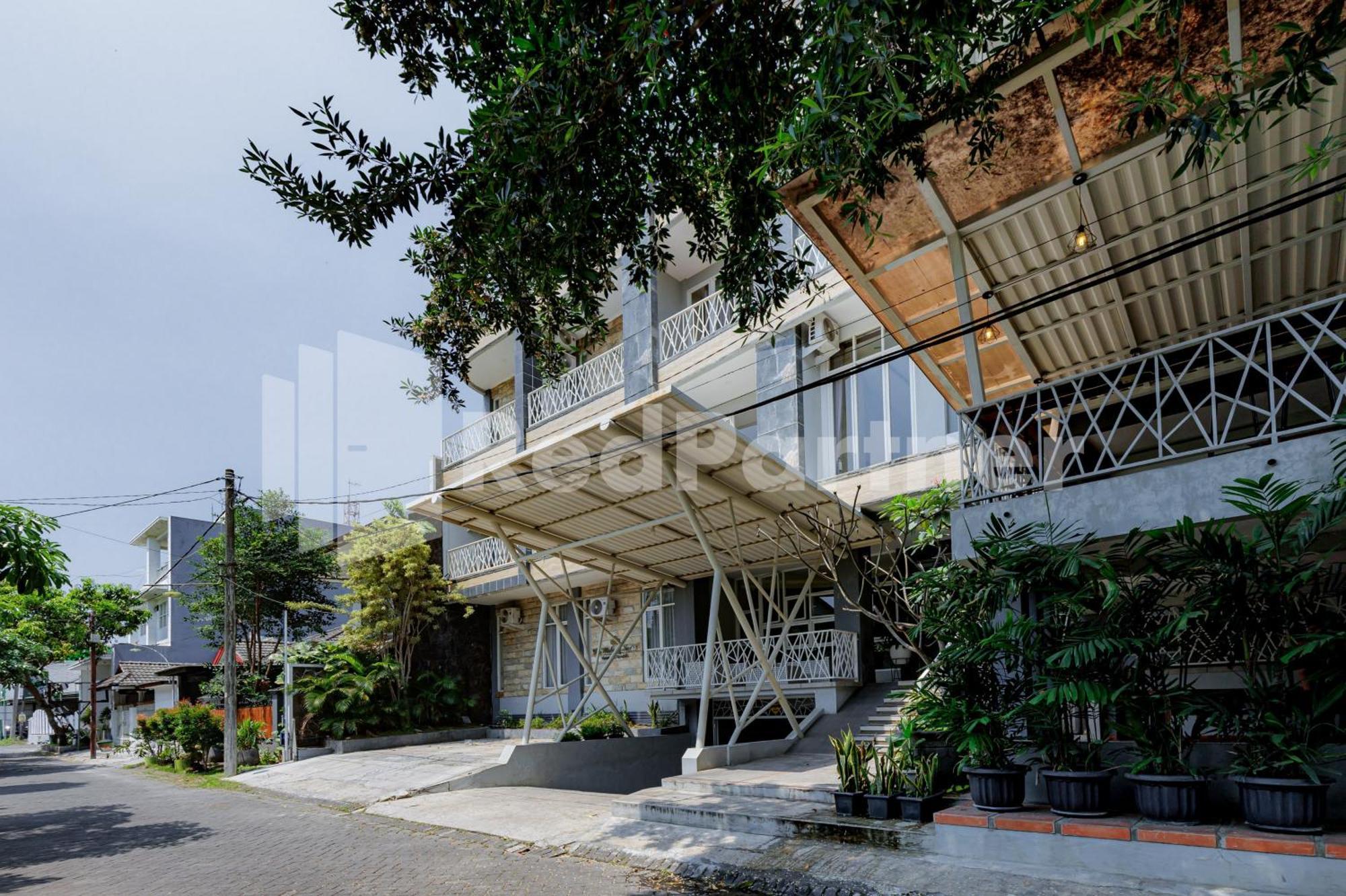 De Malang Sweet Homestay Syariah Mitra Reddoorz Экстерьер фото